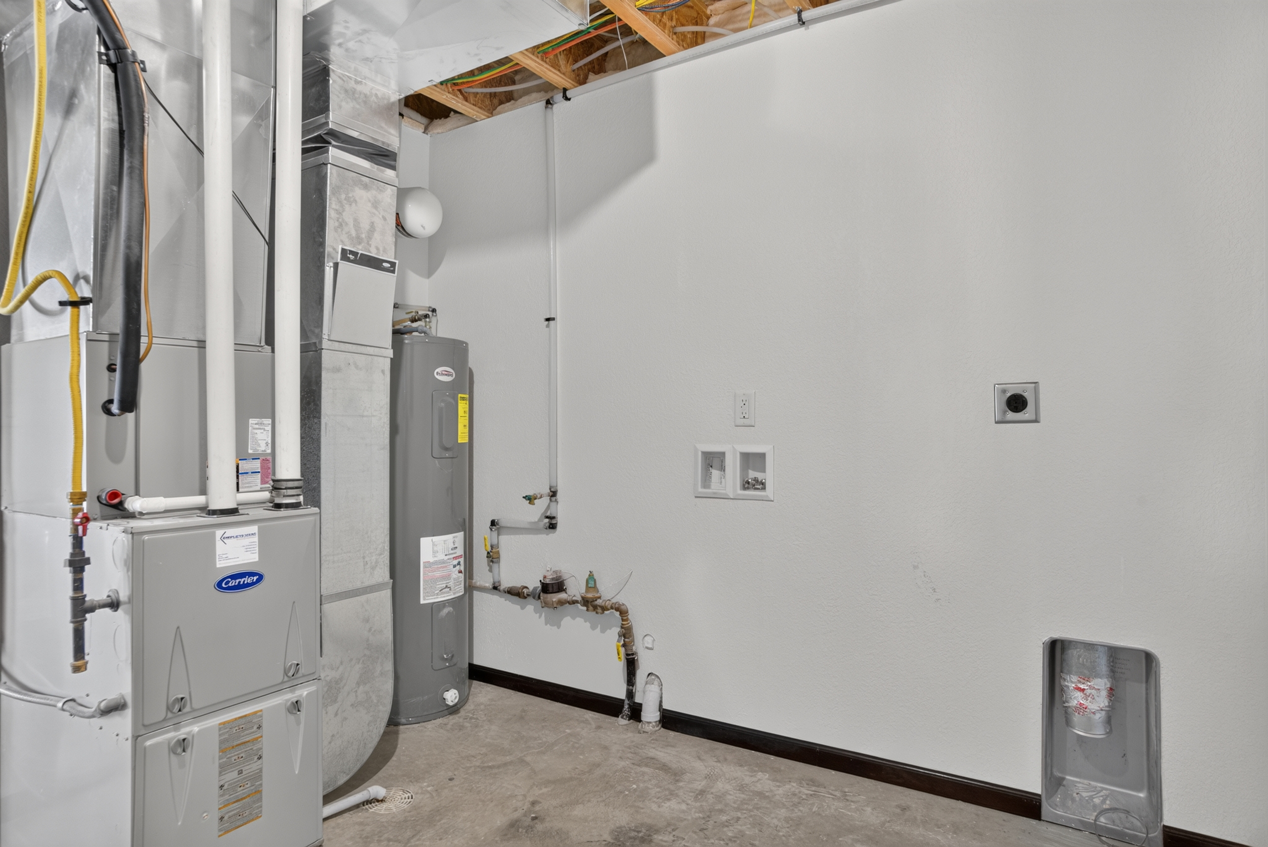 6712 Cambridge Ct., Summerset, SD, 57718, laundry