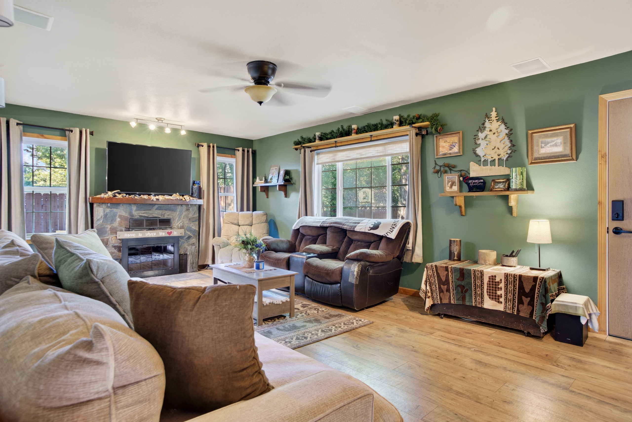 818 Roubaix Dr, Rapid City, SD, 57702, living areas