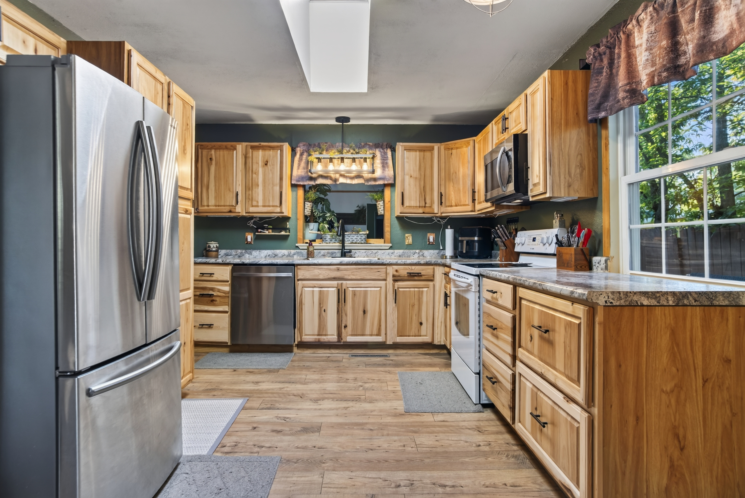 818 Roubaix Dr, Rapid City, SD, 57702, kitchen