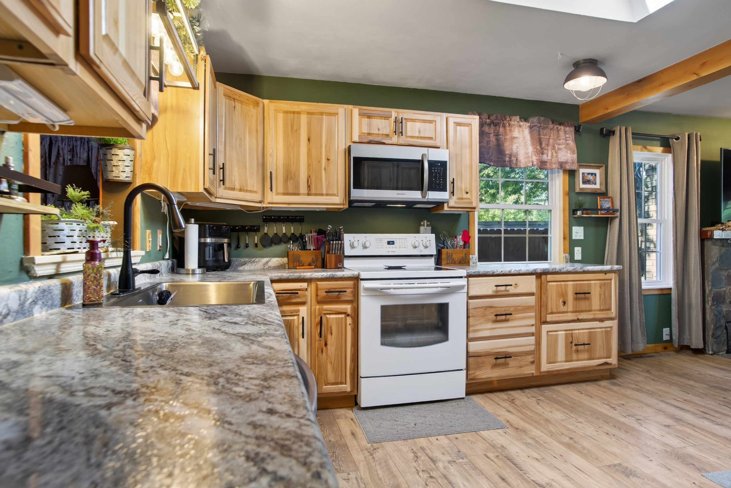818 Roubaix Dr, Rapid City, SD, 57702, kitchen