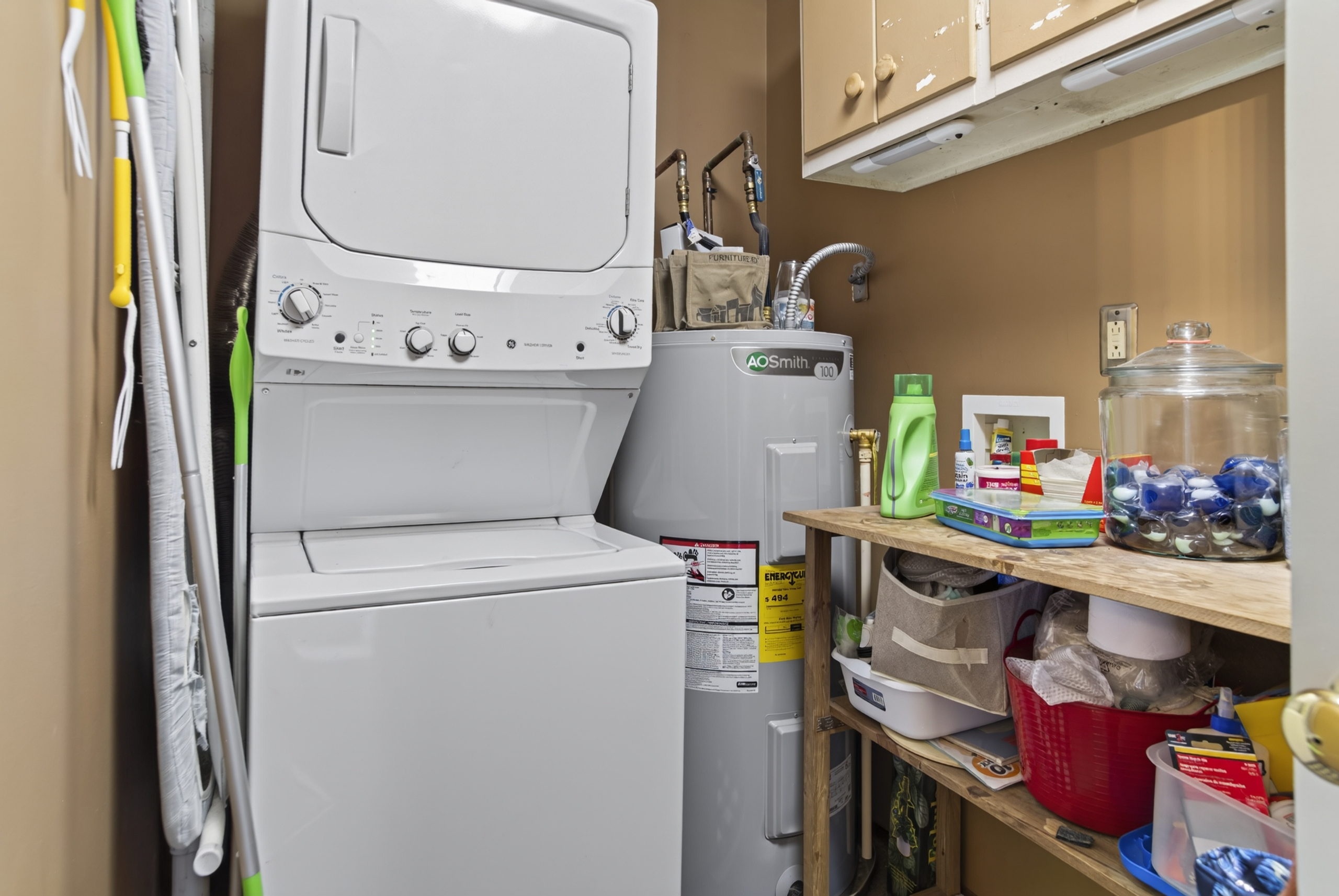 818 Roubaix Dr, Rapid City, SD, 57702, laundry