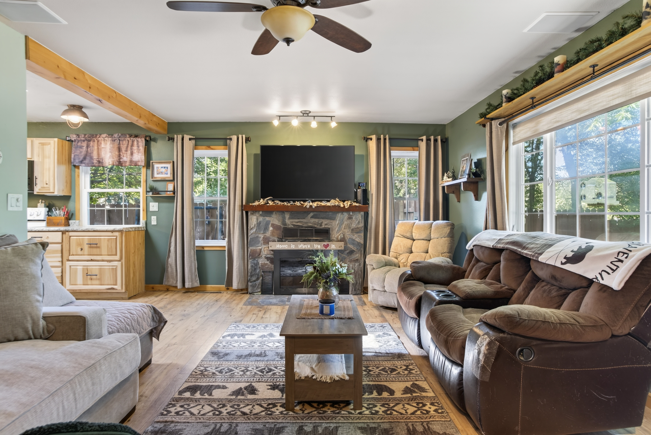 818 Roubaix Dr, Rapid City, SD, 57702, living areas