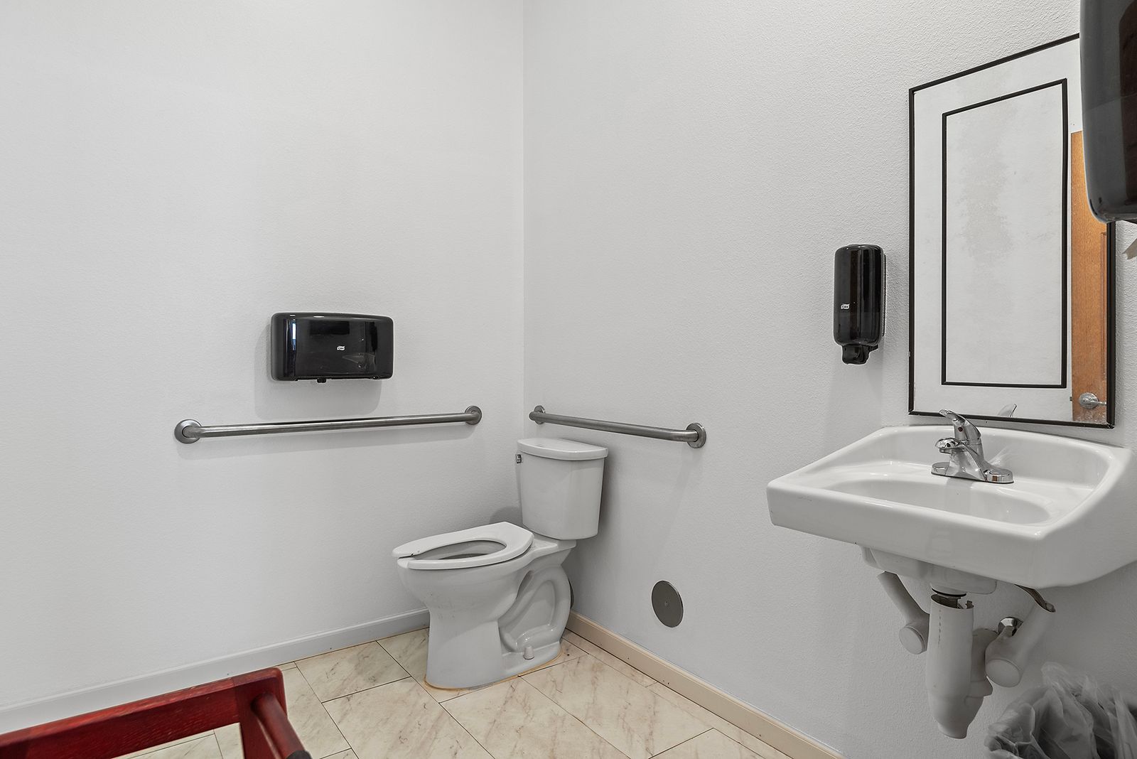 106 N CENTER AVE, Phillip, SD, 57567, bathrooms