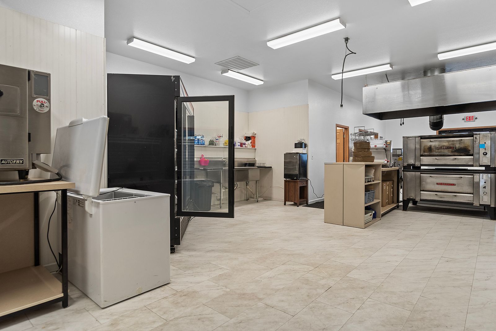 106 N CENTER AVE, Phillip, SD, 57567, kitchen