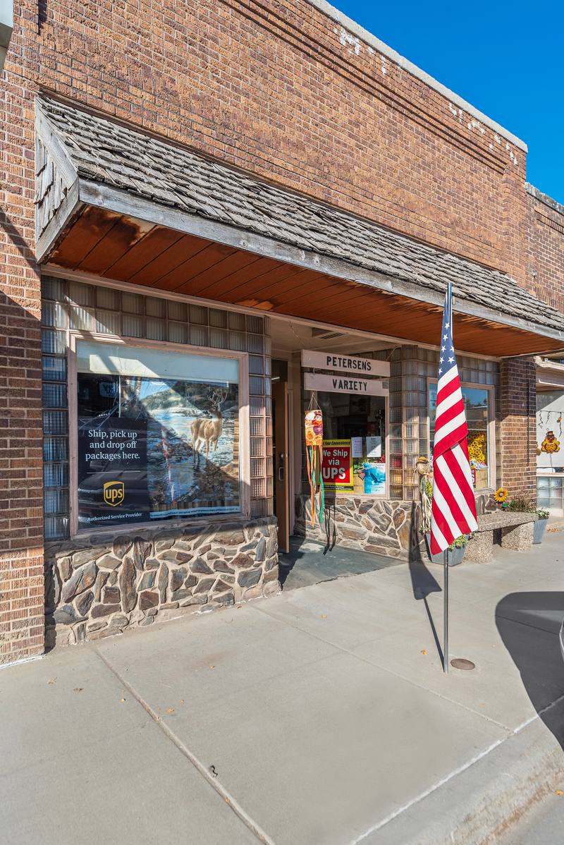 property at 135 S Center Ave in Philip, SD, 6,531 square feet, 1 acres
