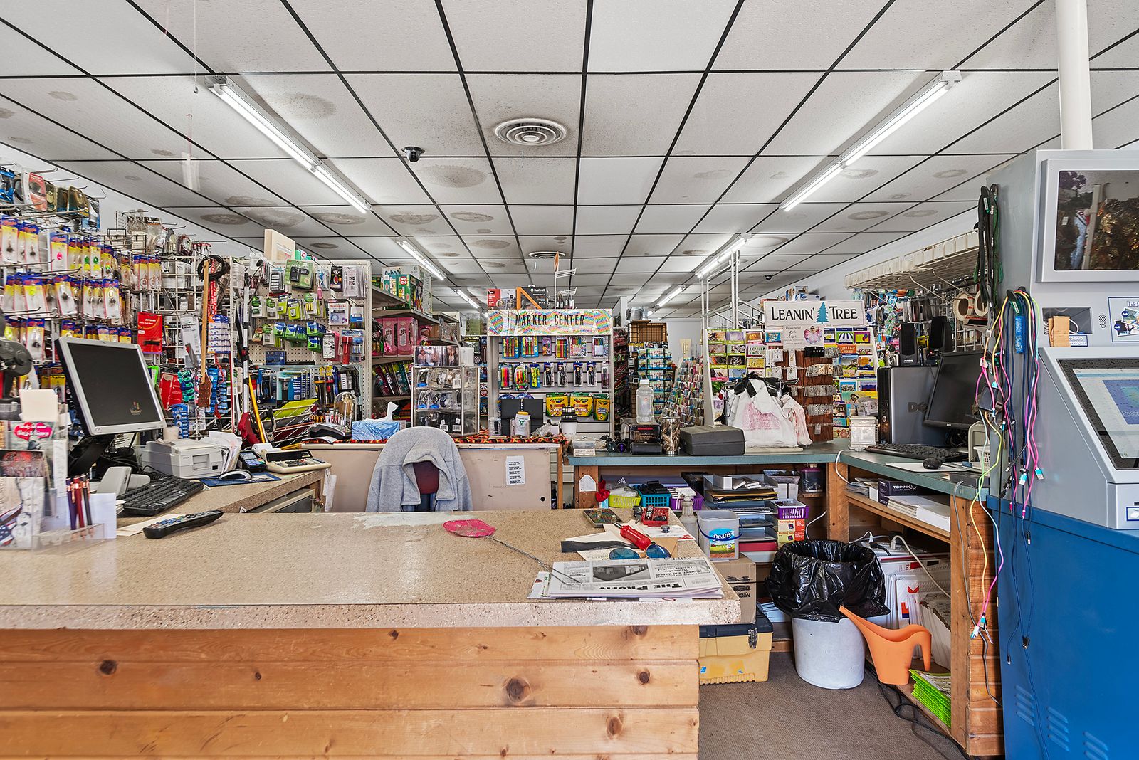 135 S CENTER AVE, Philip, SD, 57567, shop