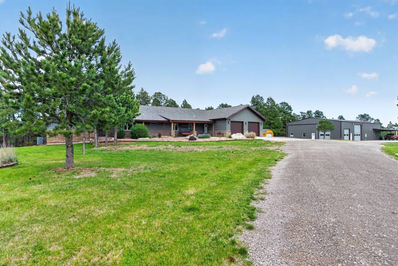 4 bedroom, 4 bathroom home at 7810 Labrador Tr in Rapid City, SD, 2,368 square feet, 23.97 acres