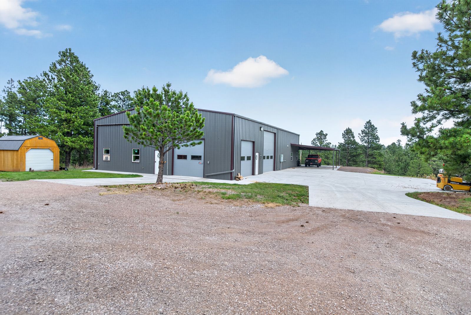 7810 LABRADOR TR, Rapid City, SD, 57702, shop