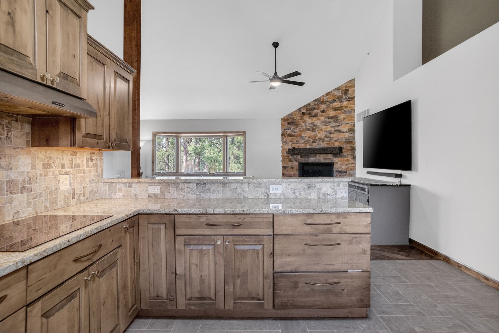 7810 LABRADOR TR, Rapid City, SD, 57702, kitchen