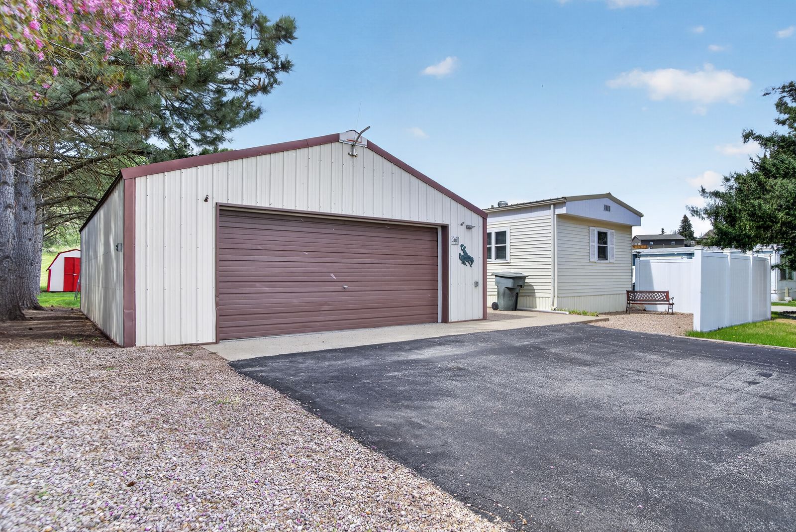 3211 VANOCKER DR, Sturgis, SD, 57785, garage