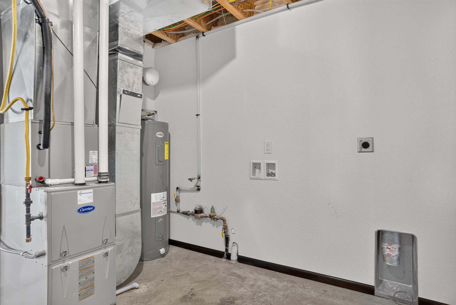 6712 Cambridge Ct., Summerset, SD, 57718, laundry