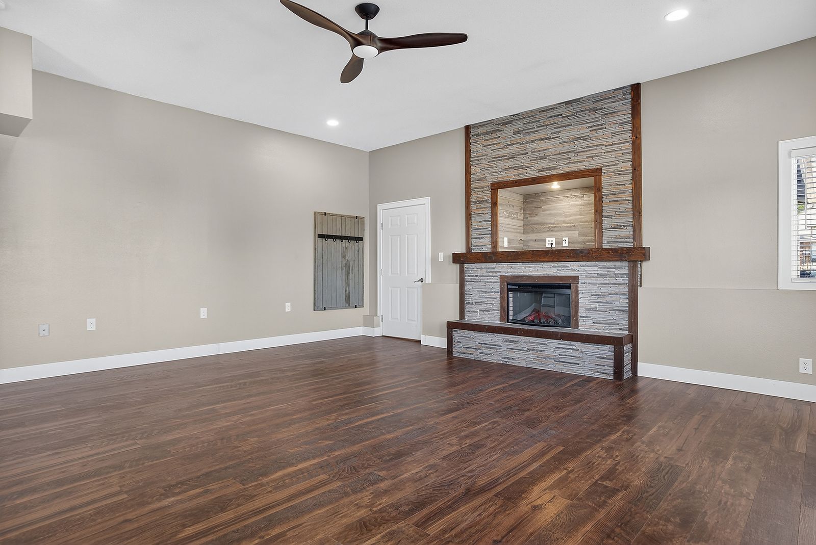 5439 MEADOWLARK DR, Rapid City, SD, 57702, living areas