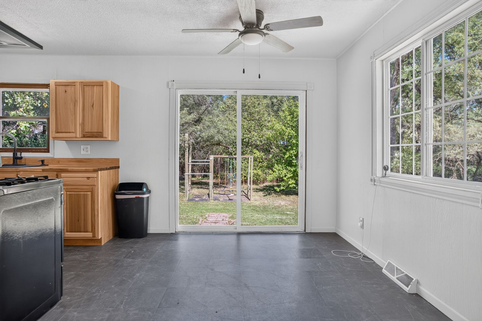 5 Tatanka Pl, Eagle Butte, SD, 57625, kitchen