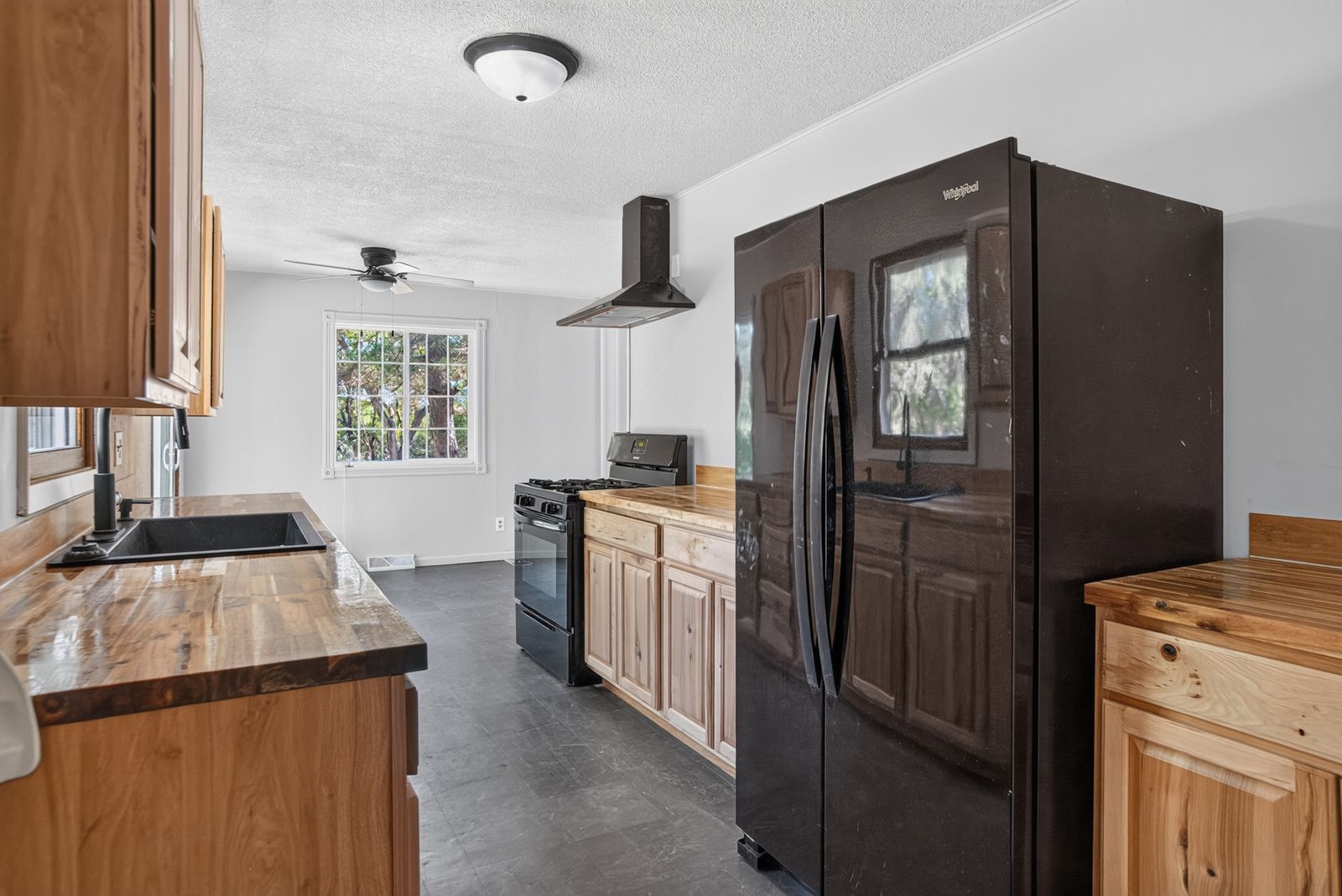 5 Tatanka Pl, Eagle Butte, SD, 57625, kitchen