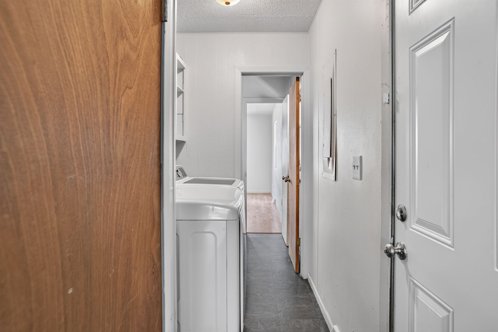 5 Tatanka Pl, Eagle Butte, SD, 57625, laundry