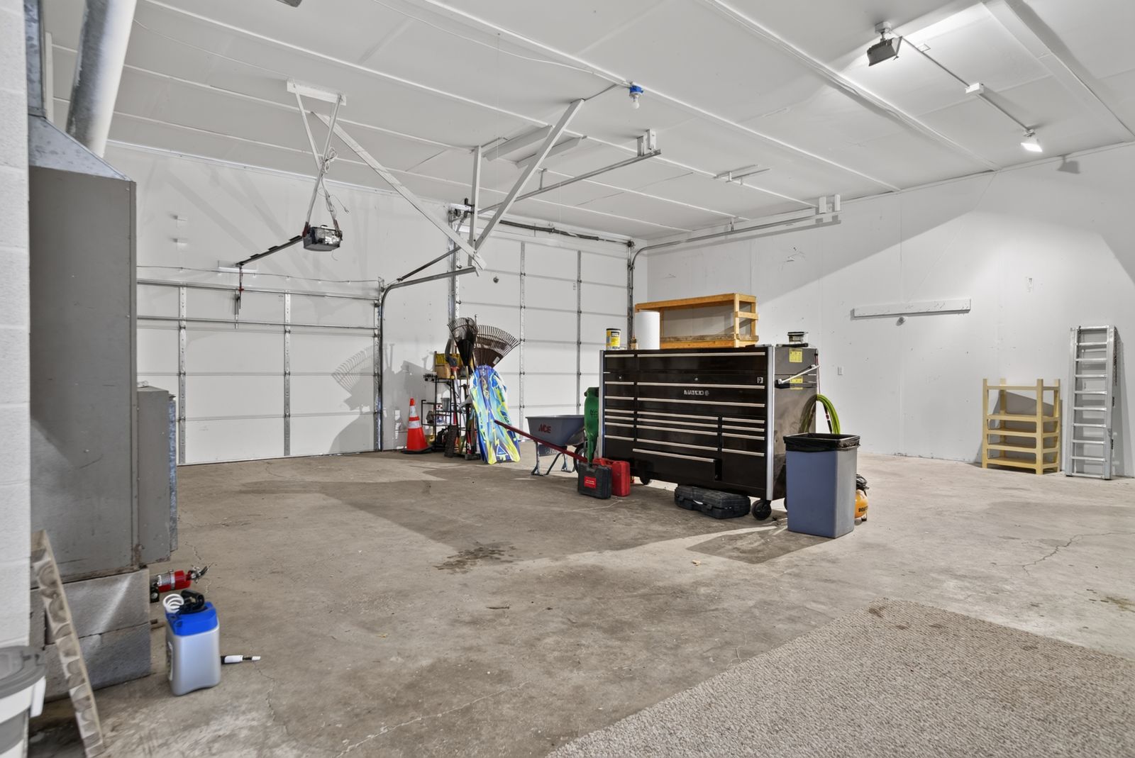 1945 Williams Street, Sturgis, SD, 57785, garage
