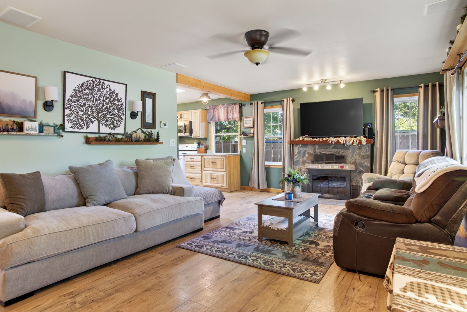 818 Roubaix Dr, Rapid City, SD, 57702, living areas