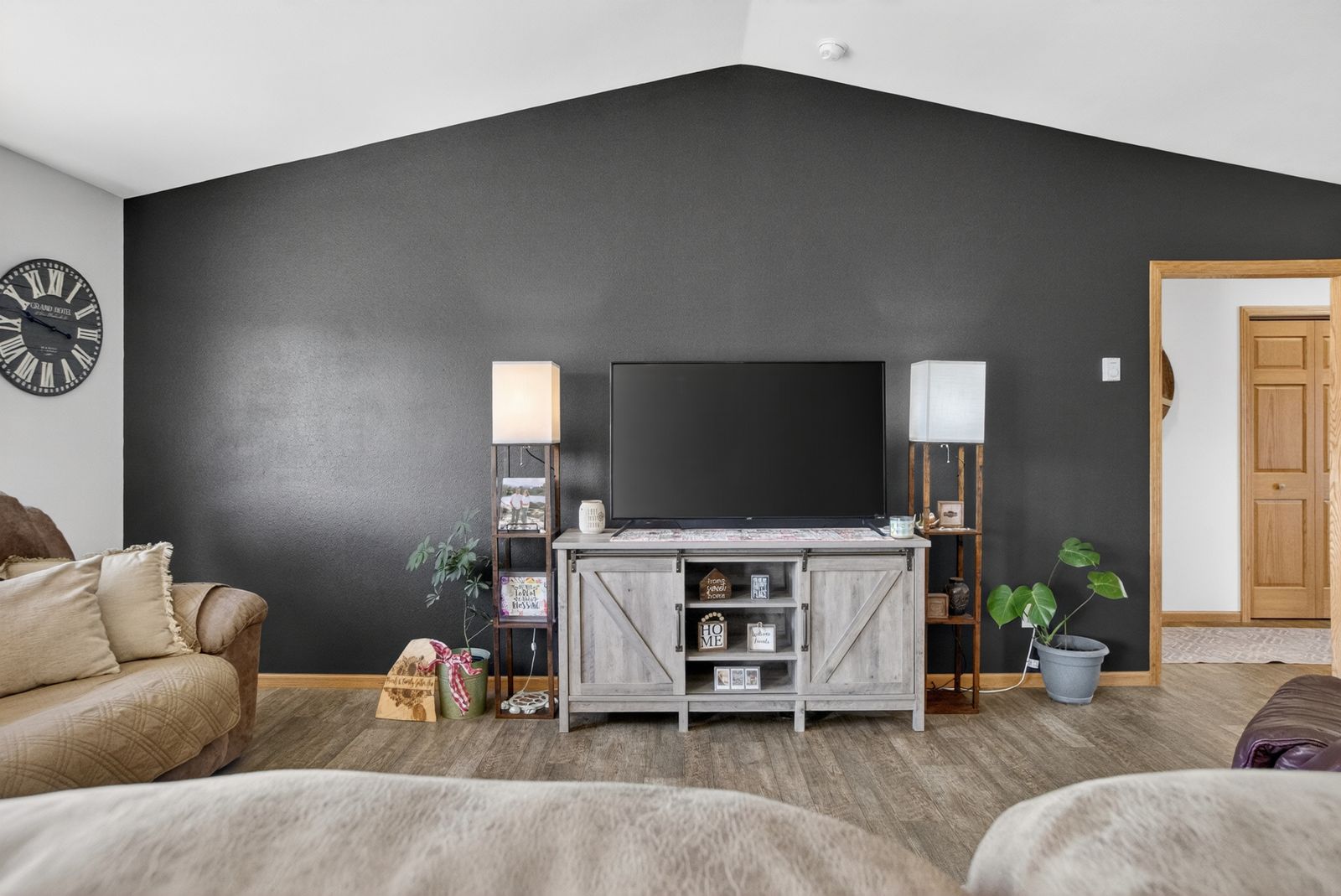 12929 SAPPHIRE LN, Hot Springs, SD, 57747, living areas